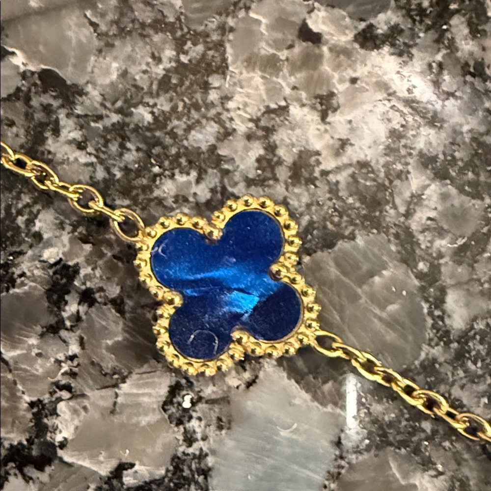 Elegant Gold and Royal Blue Clover Stainless Steel Fashion Bracelet - Picture 5 of 8